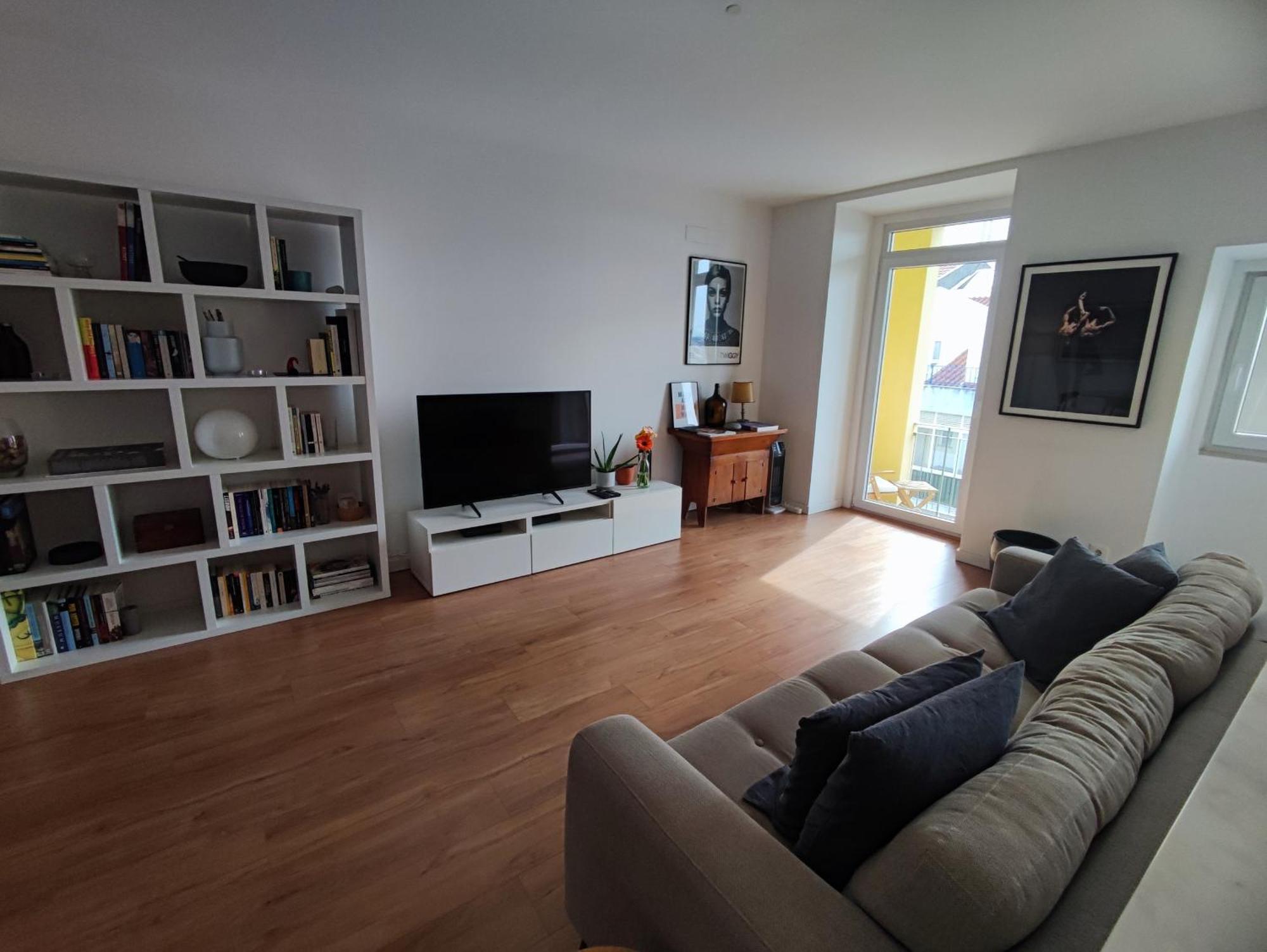 Apartamento T1 Balcony W River Views, R Cardiff, *